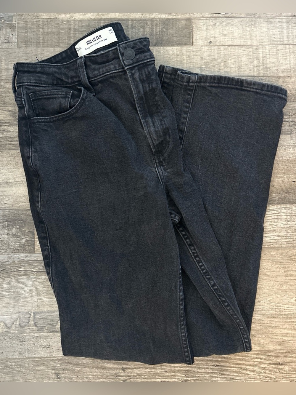 Hollister Curvy Ultra High-Rise Dad Jeans in Faded Black Wash